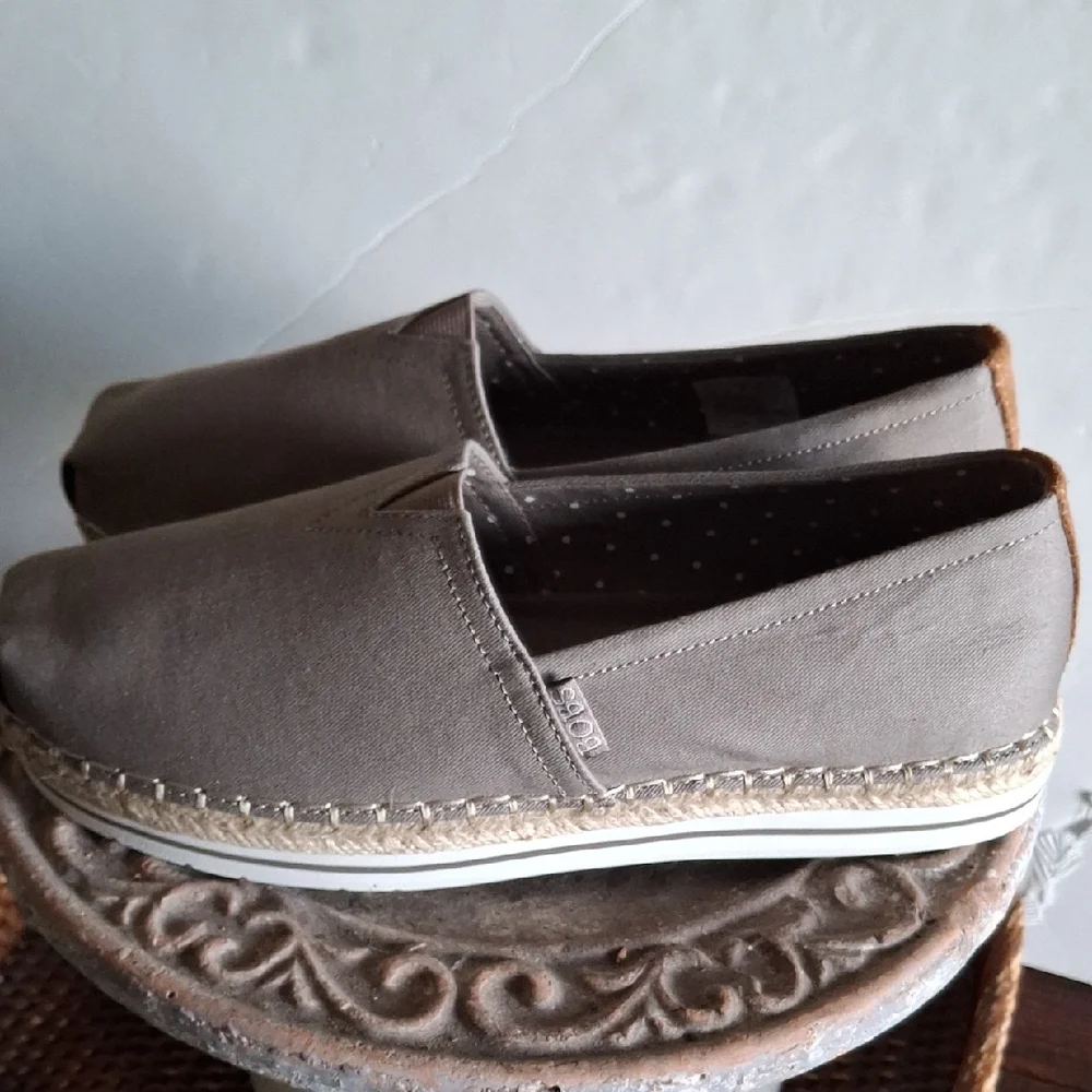 BOBS from Skechers casual slip